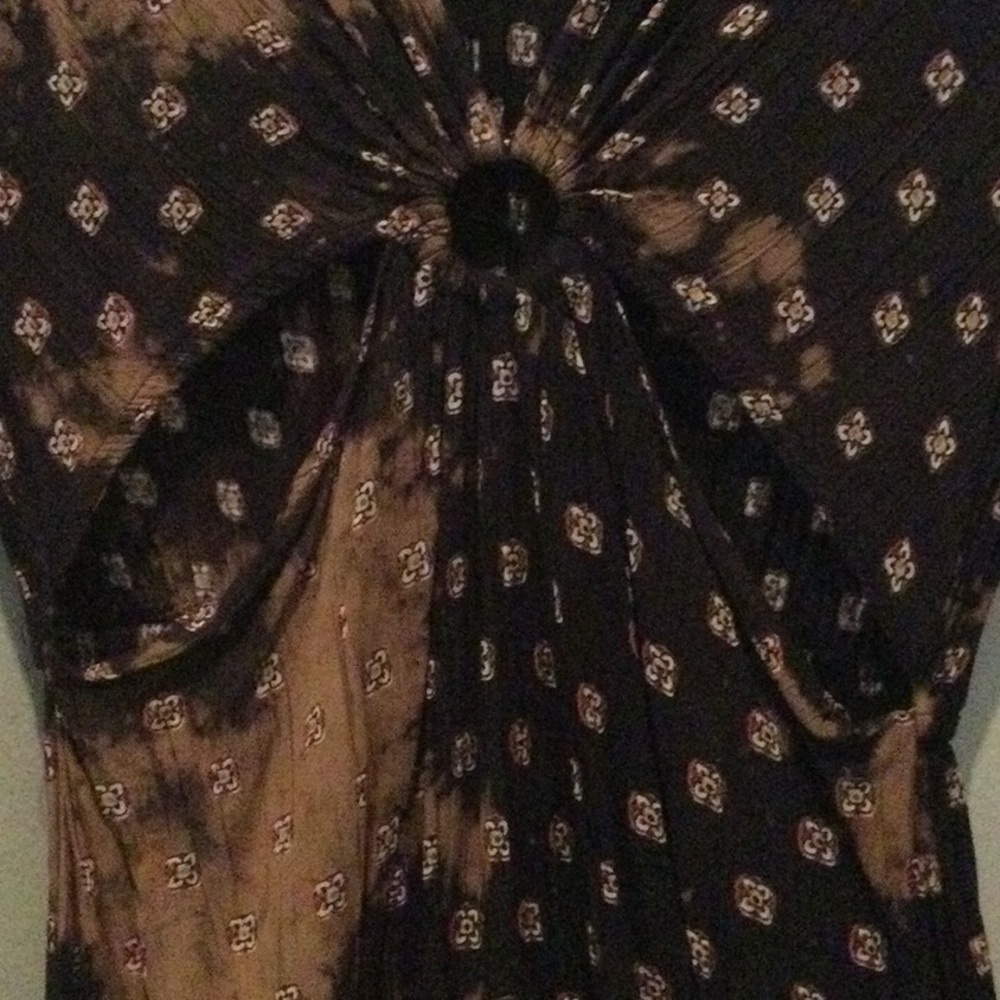 Boho Maxi Dress With V Neck And Cutouts - Picture 4 of 8